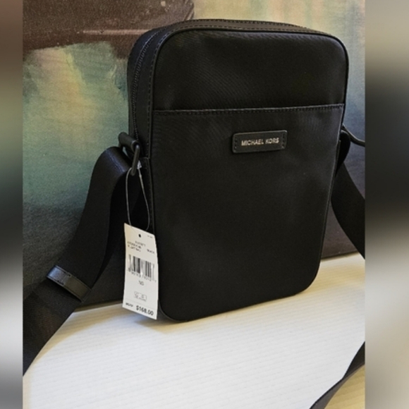Michael Kors Black Everett Flight Bag  Crossbody Bag NWT - Picture 1 of 15